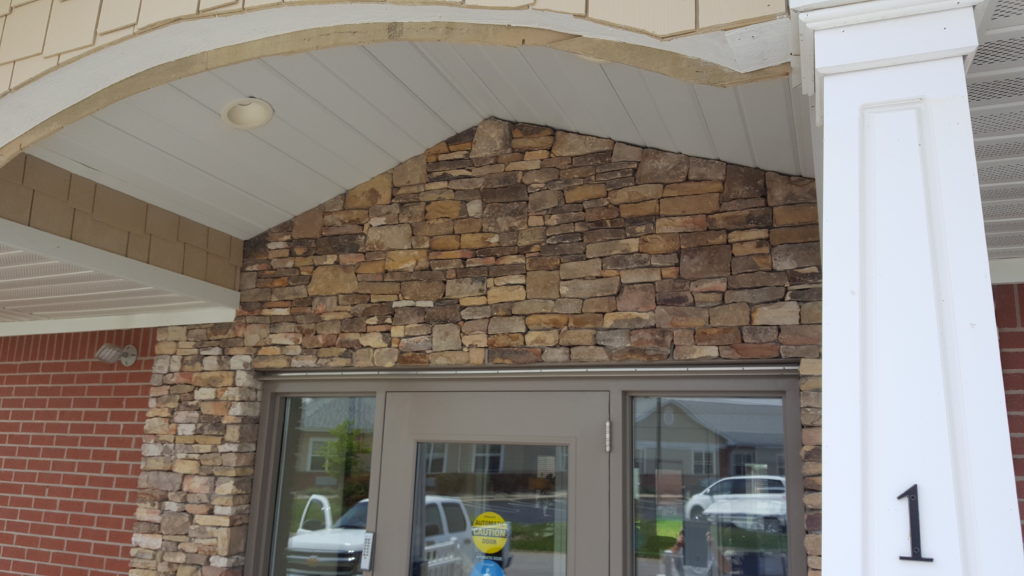 Hickory-Ridge-tennessee-fieldstone-stacked-wall-fireboulder-natural-building-stone-dfireboulder-stones