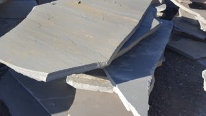 tennessee-quarry-blue-sandstone-flagstone-slabs-gray-natural-stone-patio-walkway-2