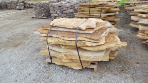 tennessee-quarry-brown-sandstone-flagstone--mega-slabs-tan-natural-stone-patio-walkway-3